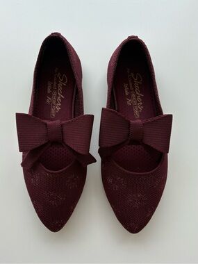 Skechers Women's Burgundy Bow Pointed Knit Flats